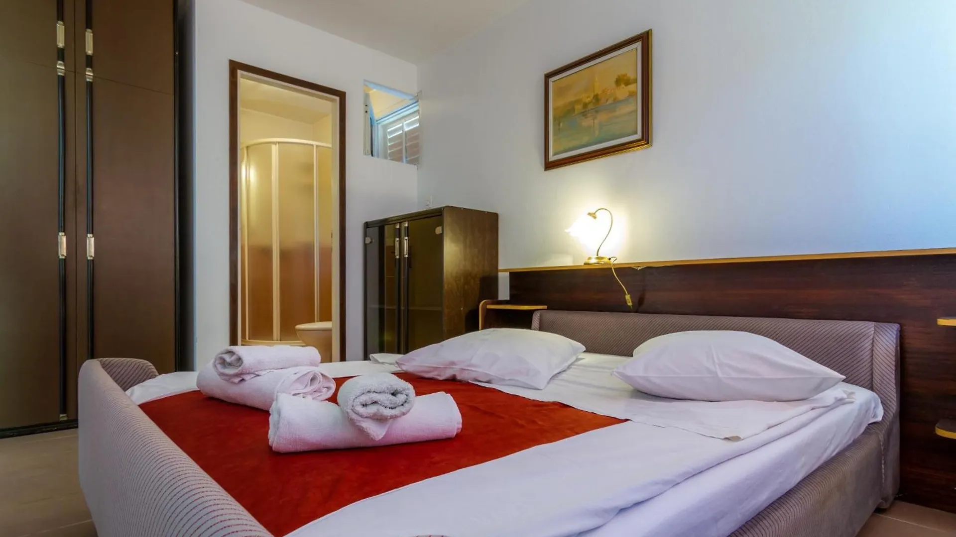 Apartments With A Parking Space Barbat, Rab - 20080 Barbat na Rabu Croatia